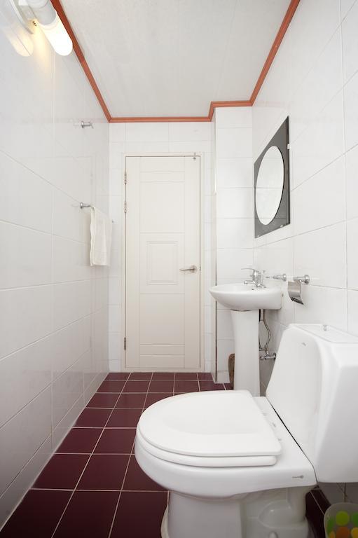 Shinchon Guest House سيول الغرفة الصورة